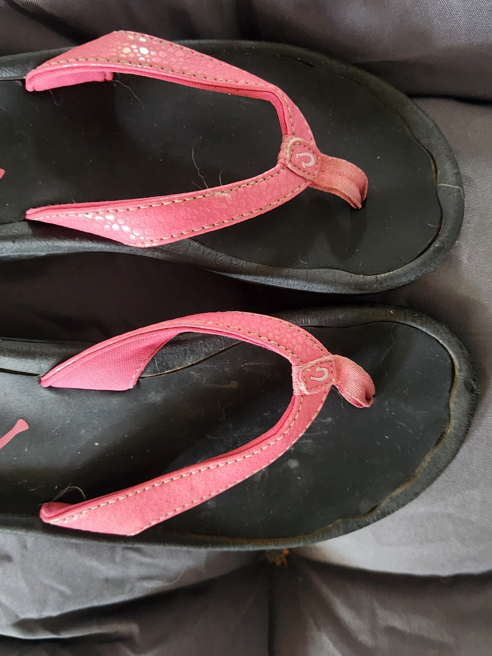 OluKai Girls Pink Strap Black Footbed Flip Flops